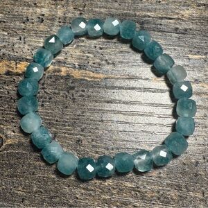 Elegant Aquamarine Beaded Bracelet